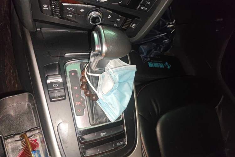 Used Audi A4L 2013 30 TFSI Automatic Comfort Model Gear Lever