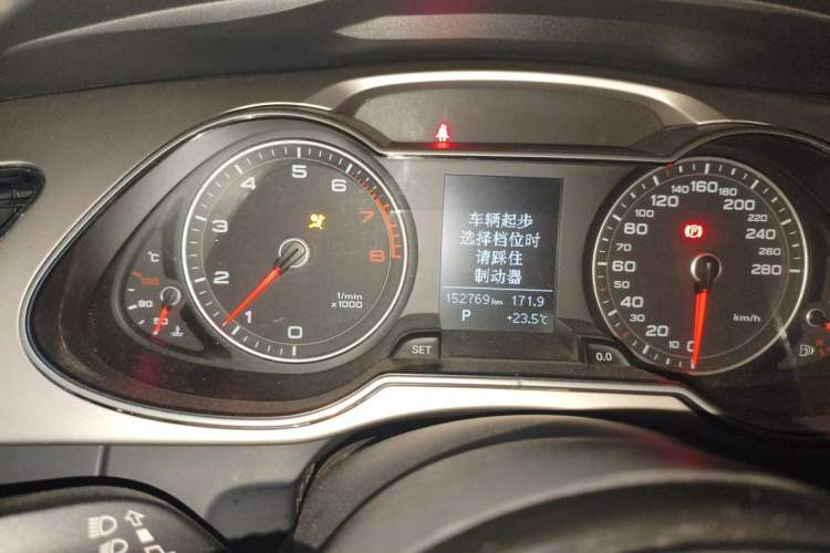 Used Audi A4L 2013 35 TFSI Automatic Comfort Model Instrument Cluster