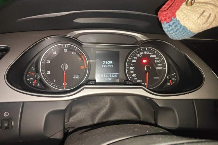 Used Audi A4L 2013 30 TFSI Automatic Comfort Model Instrument Cluster