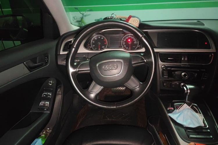 Used Audi A4L 2013 30 TFSI Automatic Comfort Model Steering Wheel