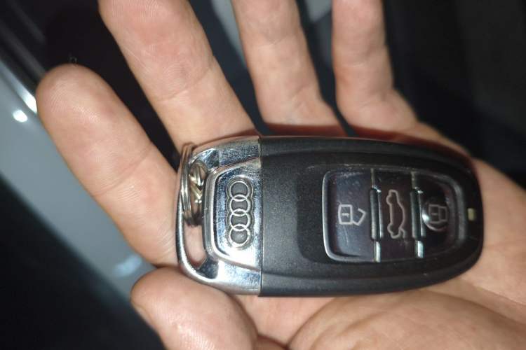 Used Audi A4L 2013 35 TFSI Automatic Comfort Model Vehicle Key