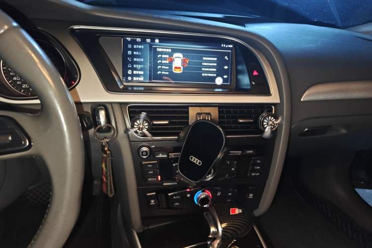 Used Audi A4L 2013 35 TFSI Automatic Standard Model Audio And AC Panel