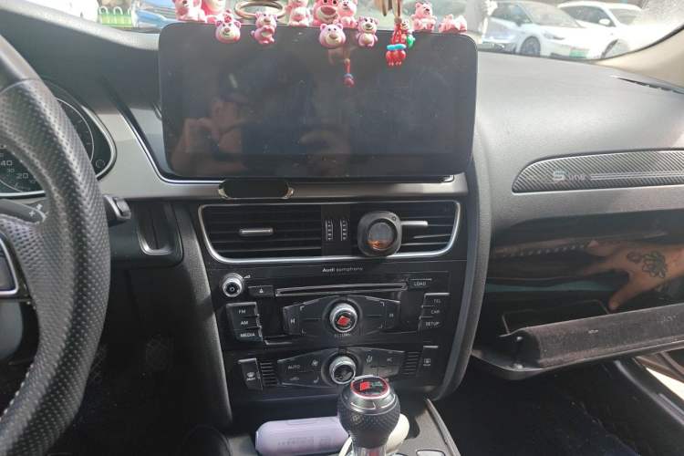Used Audi A4L 2013 35 TFSI Automatic Standard Model Audio And AC Panel