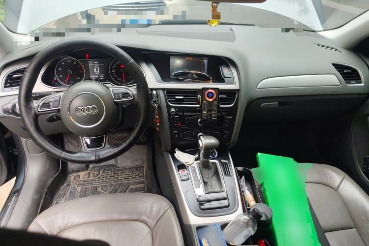 Used Audi A4L 2013 35 TFSI Automatic Standard Model Center Console