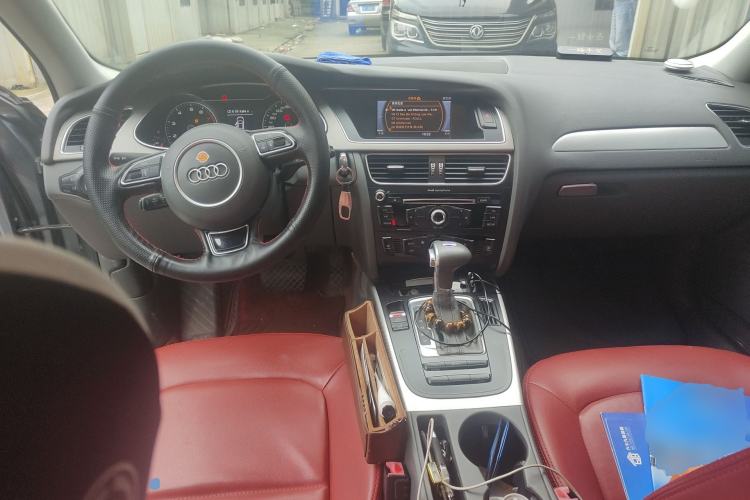 Used Audi A4L 2013 35 TFSI Automatic Standard Model Center Console