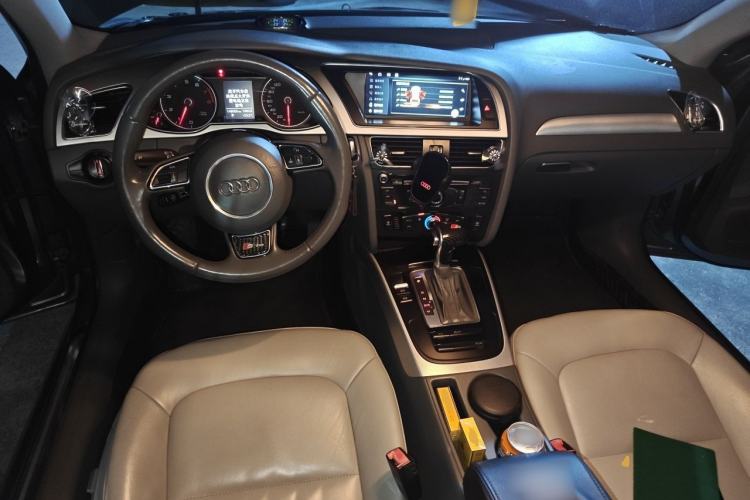 Used Audi A4L 2013 35 TFSI Automatic Standard Model Center Console