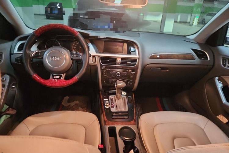 Used Audi A4L 2013 35 TFSI Automatic Comfort Model Center Console