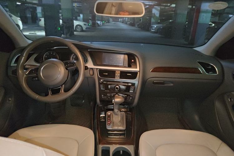 Used Audi A4L 2013 35 TFSI Automatic Comfort Model Center Console