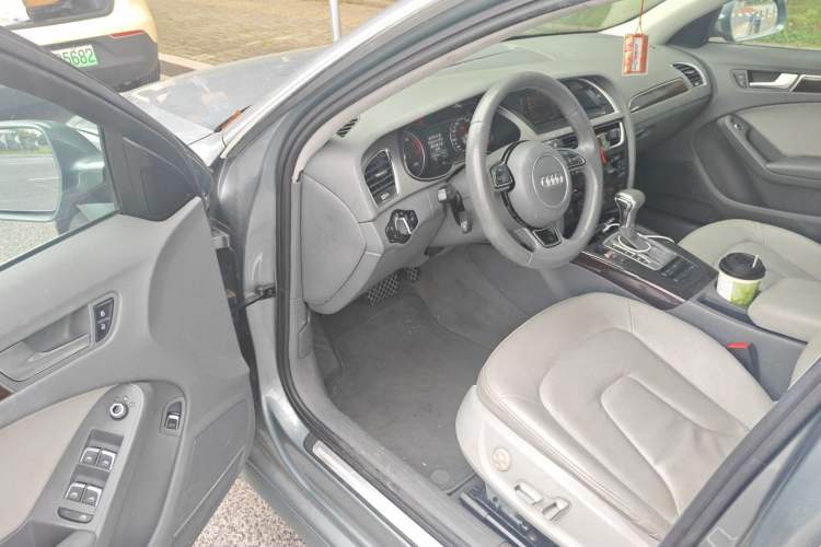 Used Audi A4L 2013 35 TFSI Automatic Comfort Model Driver Seat