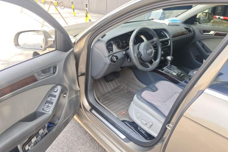 Used Audi A4L 2013 35 TFSI Automatic Comfort Model Driver Seat