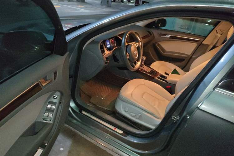 Used Audi A4L 2013 35 TFSI Automatic Comfort Model Driver Seat