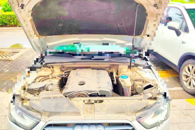 Used Audi A4L 2013 35 TFSI Automatic Standard Model Engine Bay