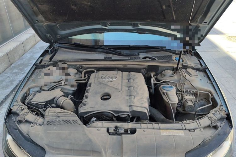 Used Audi A4L 2013 35 TFSI Automatic Standard Model Engine Bay