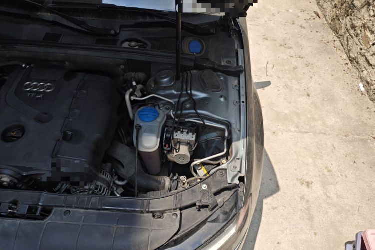 Used Audi A4L 2013 30 TFSI Automatic Comfort Model Engine Bay Left
