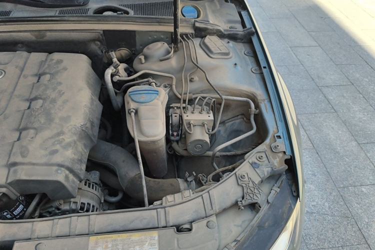 Used Audi A4L 2013 35 TFSI Automatic Standard Model Engine Bay Left