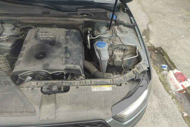 Used Audi A4L 2013 35 TFSI Automatic Standard Model Engine Bay Left