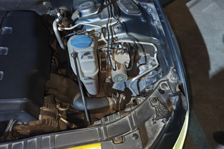 Used Audi A4L 2013 35 TFSI Automatic Standard Model Engine Bay Left