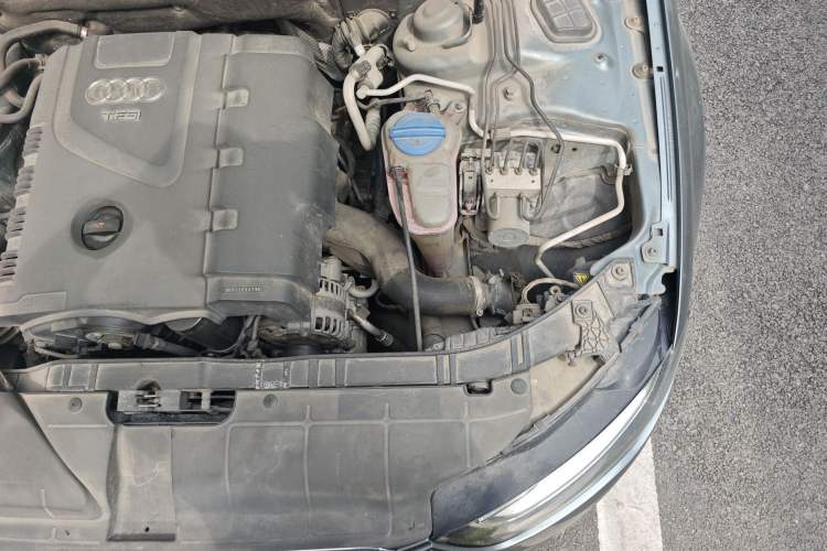 Used Audi A4L 2013 35 TFSI Automatic Technology Edition Engine Bay Left