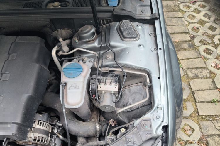 Used Audi A4L 2013 35 TFSI Automatic Standard Model Engine Bay Left