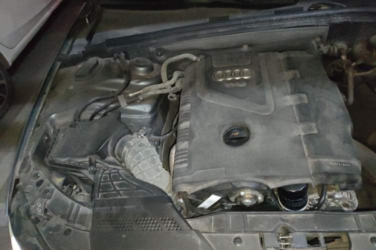 Used Audi A4L 2013 35 TFSI Automatic Comfort Model Engine Bay Right