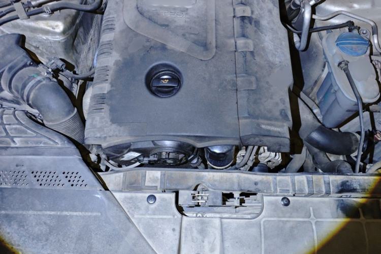 Used Audi A4L 2013 35 TFSI Automatic Comfort Model Engine Bay