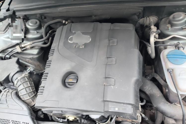 Used Audi A4L 2013 35 TFSI Automatic Standard Model Engine Bay