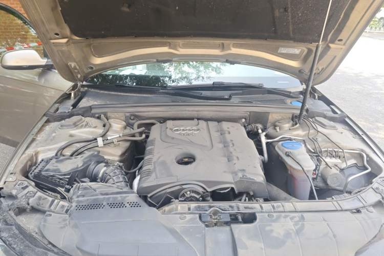 Used Audi A4L 2013 35 TFSI Automatic Comfort Model Engine Bay