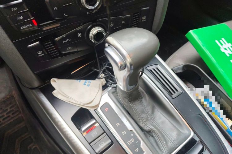 Used Audi A4L 2013 35 TFSI Automatic Standard Model Gear Lever