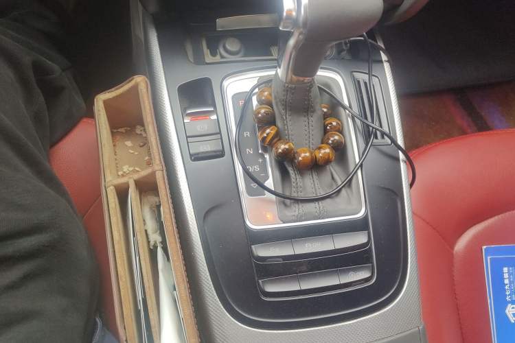 Used Audi A4L 2013 35 TFSI Automatic Standard Model Gear Lever