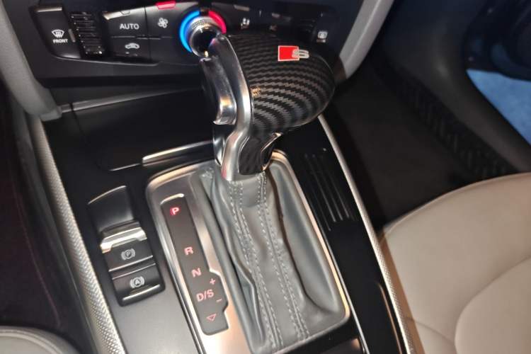 Used Audi A4L 2013 35 TFSI Automatic Standard Model Gear Lever