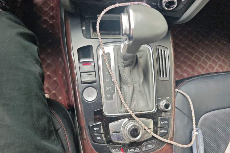 Used Audi A4L 2013 35 TFSI Automatic Technology Edition Gear Lever