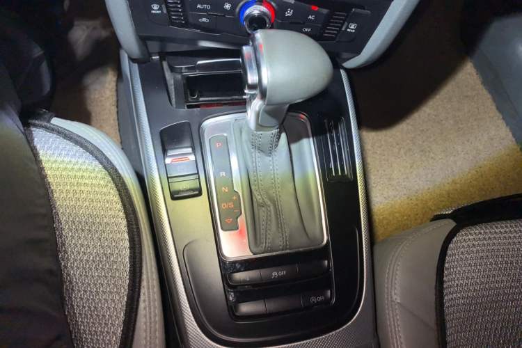 Used Audi A4L 2013 35 TFSI Automatic Standard Model Gear Lever