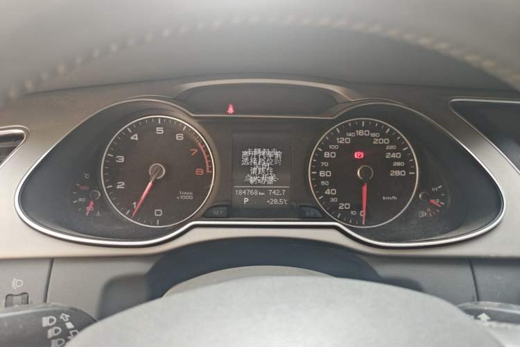 Used Audi A4L 2013 30 TFSI Automatic Comfort Model Instrument Cluster