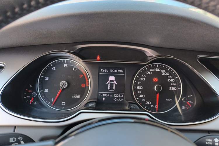 Used Audi A4L 2013 35 TFSI Automatic Standard Model Instrument Cluster