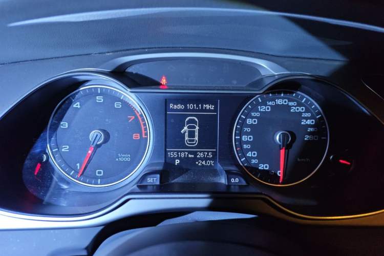 Used Audi A4L 2013 35 TFSI Automatic Comfort Model Instrument Cluster
