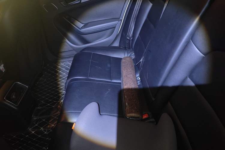 Used Audi A4L 2013 35 TFSI Automatic Standard Model Interior 4