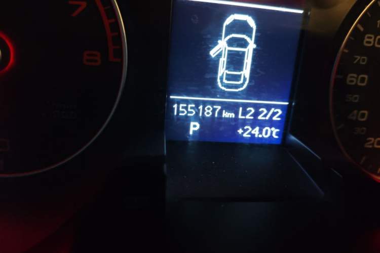 Used Audi A4L 2013 35 TFSI Automatic Comfort Model Odometer Close Up