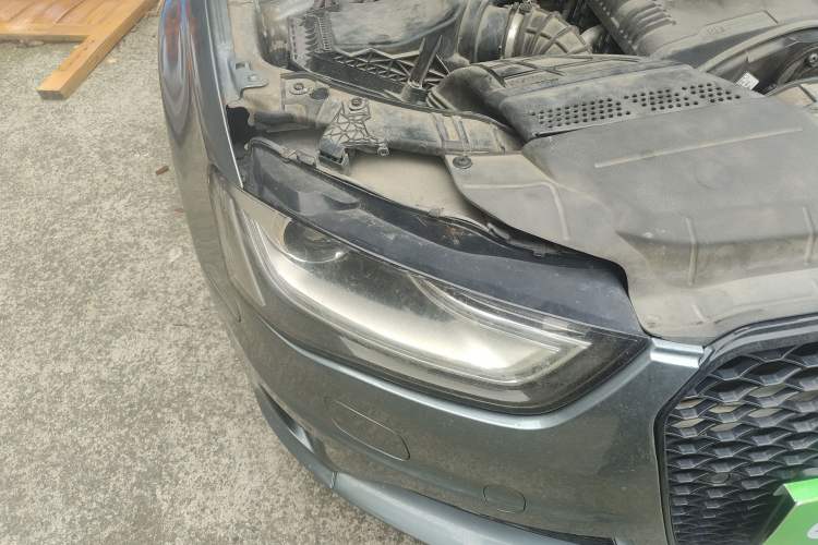 Used Audi A4L 2013 35 TFSI Automatic Standard Model Right Front Headlight