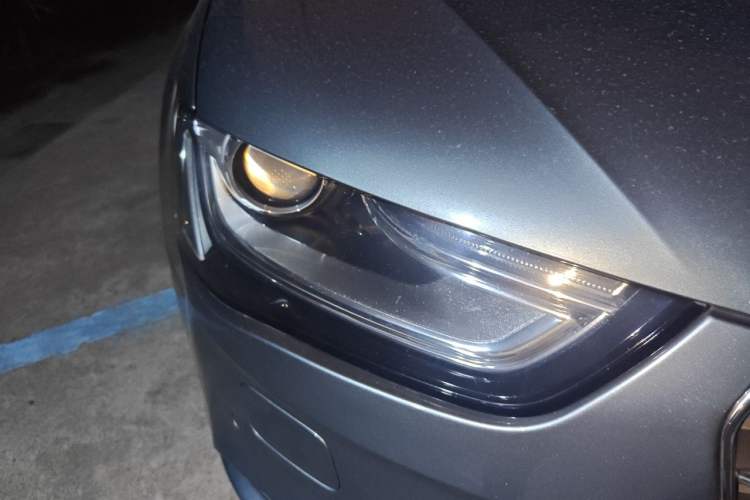 Used Audi A4L 2013 35 TFSI Automatic Standard Model Right Front Headlight