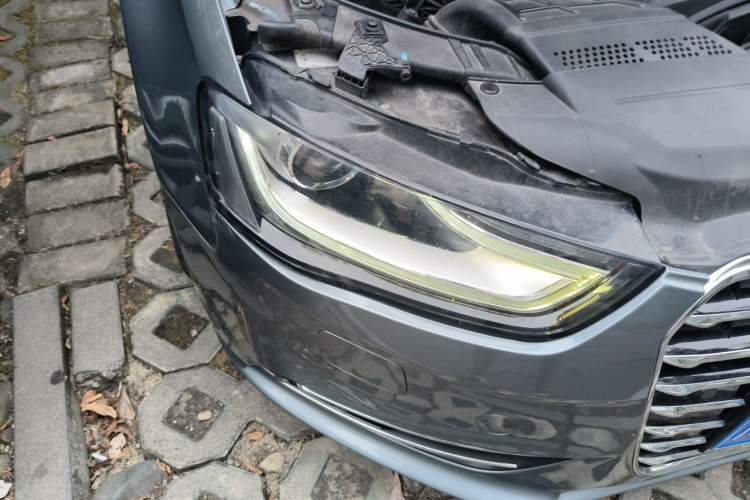 Used Audi A4L 2013 35 TFSI Automatic Standard Model Right Front Headlight