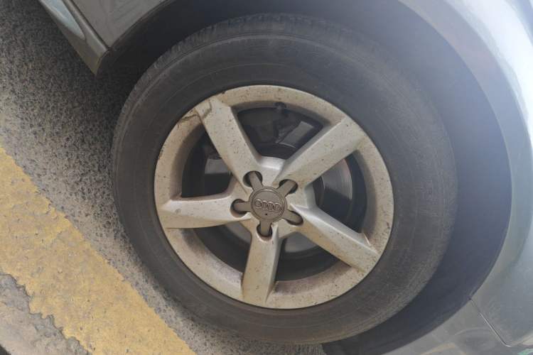 Used Audi A4L 2013 35 TFSI Automatic Comfort Model Right Front Wheel Hub