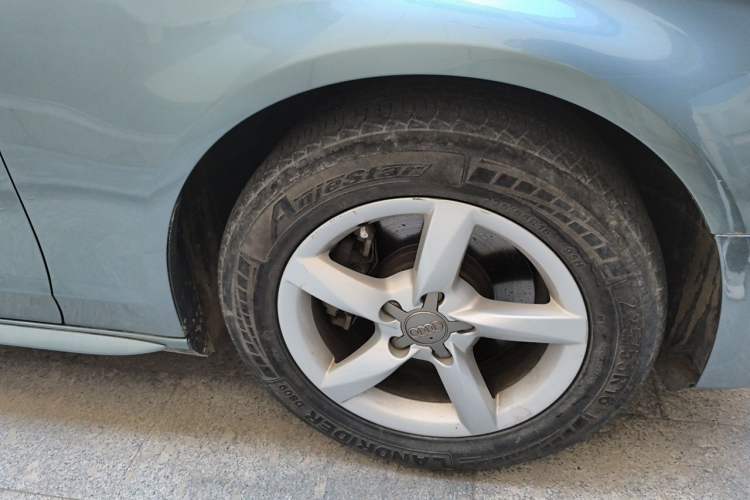 Used Audi A4L 2013 35 TFSI Automatic Standard Model Right Front Wheel Hub