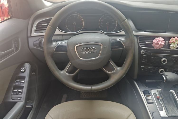 Used Audi A4L 2013 30 TFSI Automatic Comfort Model Steering Wheel