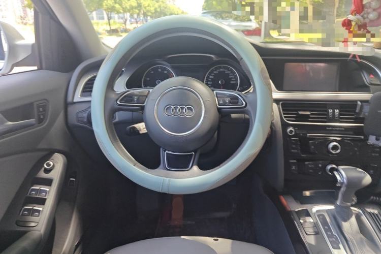 Used Audi A4L 2013 35 TFSI Automatic Comfort Model Steering Wheel