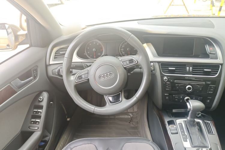 Used Audi A4L 2013 35 TFSI Automatic Comfort Model Steering Wheel