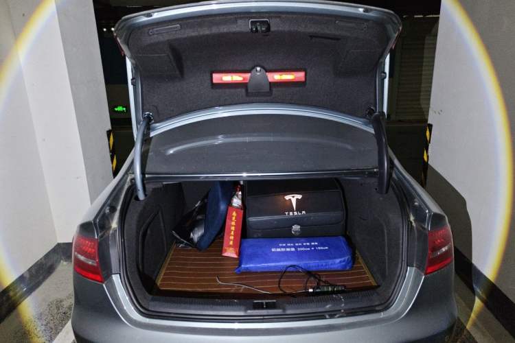 Used Audi A4L 2013 35 TFSI Automatic Comfort Model Trunk