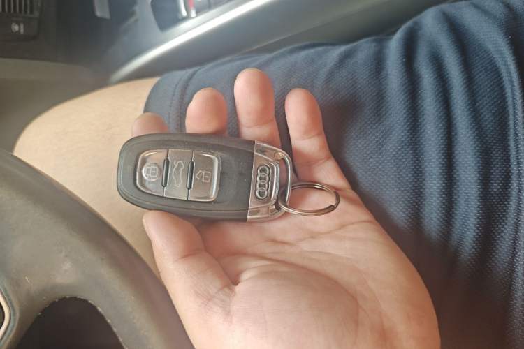 Used Audi A4L 2013 30 TFSI Automatic Comfort Model Vehicle Key