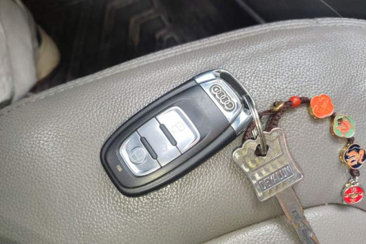 Used Audi A4L 2013 35 TFSI Automatic Standard Model Vehicle Key