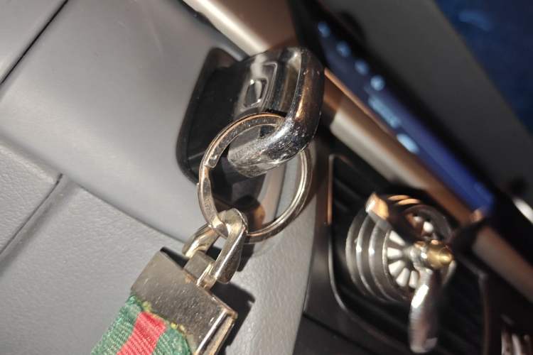 Used Audi A4L 2013 35 TFSI Automatic Standard Model Vehicle Key