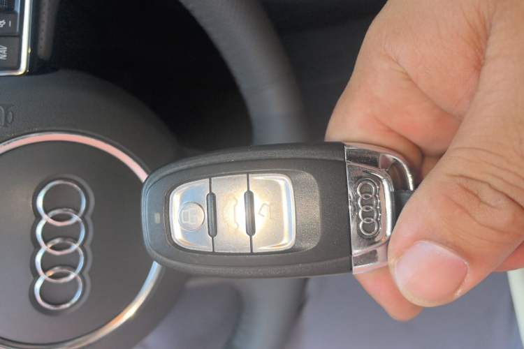 Used Audi A4L 2013 35 TFSI Automatic Standard Model Vehicle Key